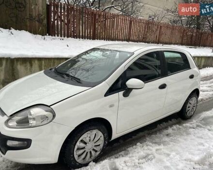 Білий Фіат Гранде Пунто, об'ємом двигуна 1.3 л та пробігом 141 тис. км за 4653 $, фото 7 на Automoto.ua
