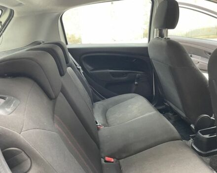 Білий Фіат Гранде Пунто, об'ємом двигуна 1.3 л та пробігом 141 тис. км за 4653 $, фото 9 на Automoto.ua