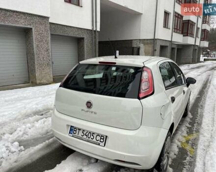 Білий Фіат Гранде Пунто, об'ємом двигуна 1.3 л та пробігом 141 тис. км за 4653 $, фото 4 на Automoto.ua