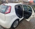 Белый Фиат Гранде Пунто, объемом двигателя 1.37 л и пробегом 130 тыс. км за 5300 $, фото 3 на Automoto.ua