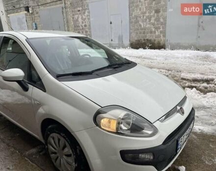 Білий Фіат Гранде Пунто, об'ємом двигуна 1.3 л та пробігом 141 тис. км за 4653 $, фото 9 на Automoto.ua
