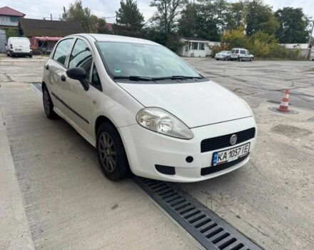 Белый Фиат Гранде Пунто, объемом двигателя 1.2 л и пробегом 293 тыс. км за 3500 $, фото 1 на Automoto.ua