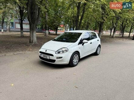 Фиат Гранде Пунто 2012 в Одессе на Automoto.ua Белый Фиат Гранде Пунто, объемом двигателя 1.4 л и пробегом 168 тыс. км за 5600 $, фото 1 на Automoto.ua