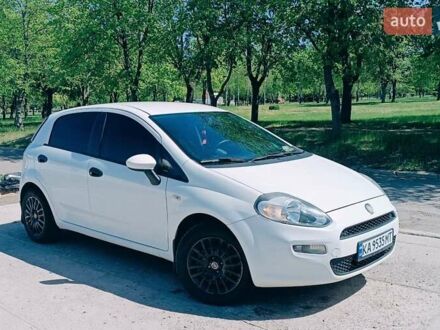 Фиат Гранде Пунто 2012 в Ирпене на Automoto.ua Белый Фиат Гранде Пунто, объемом двигателя 1.4 л и пробегом 270 тыс. км за 4500 $, фото 1 на Automoto.ua