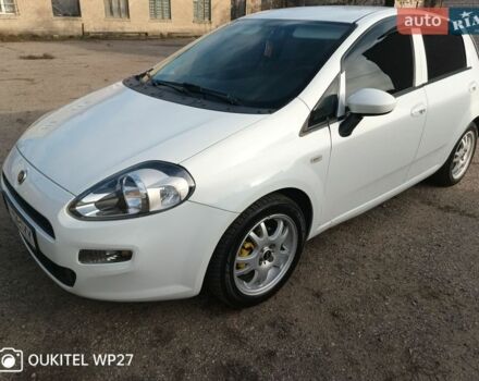 Белый Фиат Гранде Пунто, объемом двигателя 1.37 л и пробегом 78 тыс. км за 5200 $, фото 1 на Automoto.ua