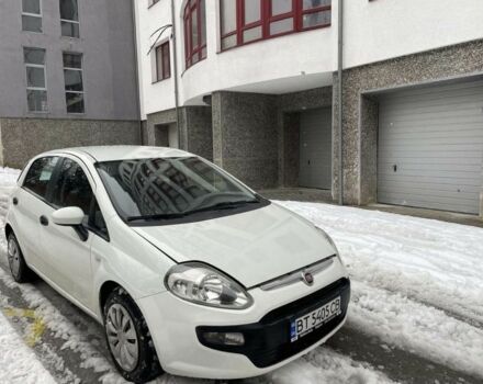 Белый Фиат Гранде Пунто, объемом двигателя 1.3 л и пробегом 141 тыс. км за 4653 $, фото 1 на Automoto.ua