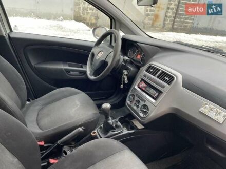 Білий Фіат Гранде Пунто, об'ємом двигуна 1.3 л та пробігом 141 тис. км за 4653 $, фото 1 на Automoto.ua