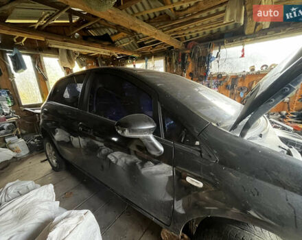 Черный Фиат Гранде Пунто, объемом двигателя 1.37 л и пробегом 250 тыс. км за 1500 $, фото 8 на Automoto.ua