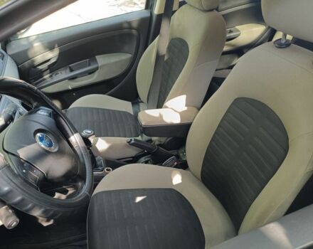 Черный Фиат Гранде Пунто, объемом двигателя 1.2 л и пробегом 287 тыс. км за 4500 $, фото 9 на Automoto.ua