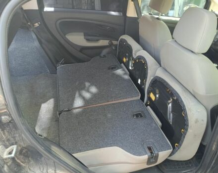 Черный Фиат Гранде Пунто, объемом двигателя 1.2 л и пробегом 287 тыс. км за 4500 $, фото 8 на Automoto.ua