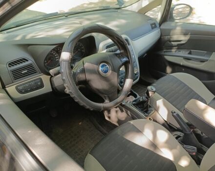 Черный Фиат Гранде Пунто, объемом двигателя 1.2 л и пробегом 287 тыс. км за 4500 $, фото 10 на Automoto.ua