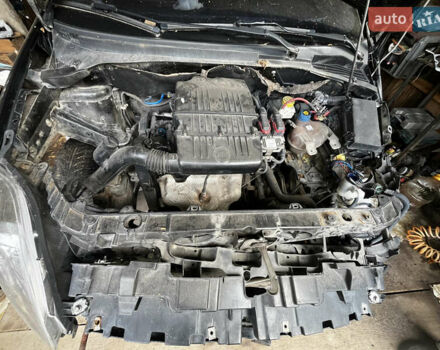 Черный Фиат Гранде Пунто, объемом двигателя 1.37 л и пробегом 250 тыс. км за 1500 $, фото 3 на Automoto.ua