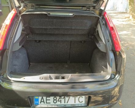 Черный Фиат Гранде Пунто, объемом двигателя 1.2 л и пробегом 287 тыс. км за 4500 $, фото 4 на Automoto.ua