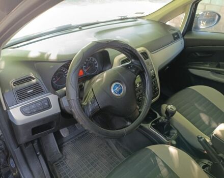 Черный Фиат Гранде Пунто, объемом двигателя 1.2 л и пробегом 287 тыс. км за 4500 $, фото 22 на Automoto.ua