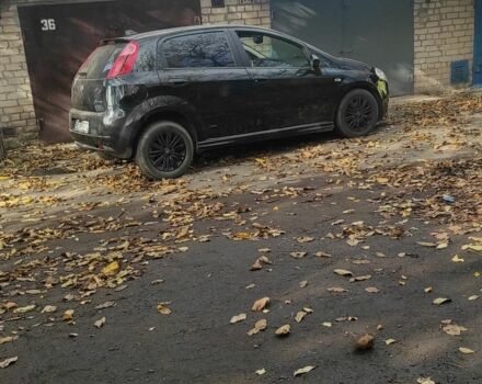 Черный Фиат Гранде Пунто, объемом двигателя 1.2 л и пробегом 287 тыс. км за 4500 $, фото 23 на Automoto.ua