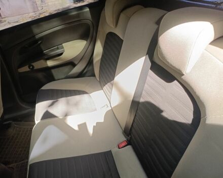 Черный Фиат Гранде Пунто, объемом двигателя 1.2 л и пробегом 287 тыс. км за 4500 $, фото 14 на Automoto.ua