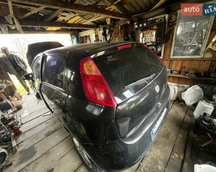 Черный Фиат Гранде Пунто, объемом двигателя 1.37 л и пробегом 250 тыс. км за 1500 $, фото 6 на Automoto.ua