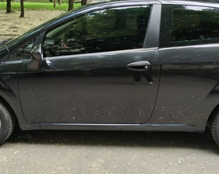 Черный Фиат Гранде Пунто, объемом двигателя 1.4 л и пробегом 187 тыс. км за 4200 $, фото 2 на Automoto.ua