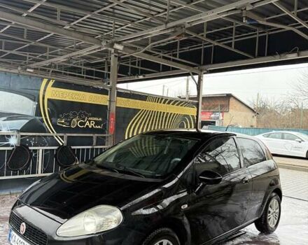 Черный Фиат Гранде Пунто, объемом двигателя 1.37 л и пробегом 156 тыс. км за 4000 $, фото 1 на Automoto.ua