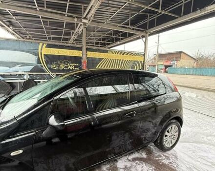 Черный Фиат Гранде Пунто, объемом двигателя 1.37 л и пробегом 156 тыс. км за 4000 $, фото 2 на Automoto.ua