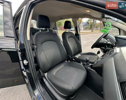 Фиат Гранде Пунто 2008 в Первомайском на Automoto.ua Черный Фиат Гранде Пунто, объемом двигателя 1.4 л и пробегом 156 тыс. км за 5000 $, фото 25 на Automoto.ua