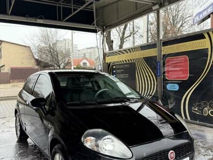 Черный Фиат Гранде Пунто, объемом двигателя 1.37 л и пробегом 156 тыс. км за 4000 $, фото 1 на Automoto.ua