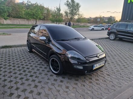 Фіат Гранде Пунто 2010 у Києві на Automoto.ua Чорний Фіат Гранде Пунто, об'ємом двигуна 1.2 л та пробігом 220 тис. км за 5600 $, фото 1 на Automoto.ua