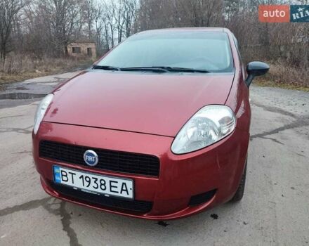 Червоний Фіат Гранде Пунто, об'ємом двигуна 1.24 л та пробігом 126 тис. км за 2200 $, фото 7 на Automoto.ua