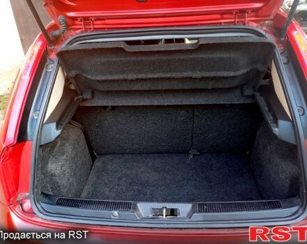 Красный Фиат Гранде Пунто, объемом двигателя 1.4 л и пробегом 207 тыс. км за 3600 $, фото 9 на Automoto.ua