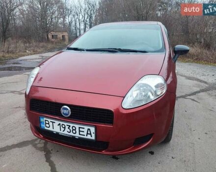 Червоний Фіат Гранде Пунто, об'ємом двигуна 1.24 л та пробігом 126 тис. км за 2200 $, фото 5 на Automoto.ua