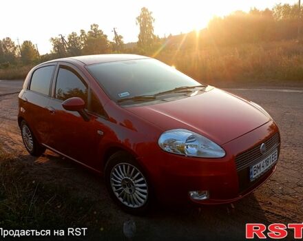 Красный Фиат Гранде Пунто, объемом двигателя 1.4 л и пробегом 207 тыс. км за 3600 $, фото 2 на Automoto.ua