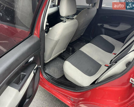 Червоний Фіат Гранде Пунто, об'ємом двигуна 1.37 л та пробігом 308 тис. км за 3900 $, фото 17 на Automoto.ua