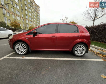 Червоний Фіат Гранде Пунто, об'ємом двигуна 1.37 л та пробігом 308 тис. км за 3900 $, фото 7 на Automoto.ua