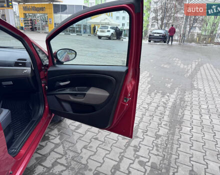 Красный Фиат Гранде Пунто, объемом двигателя 1.4 л и пробегом 236 тыс. км за 4700 $, фото 16 на Automoto.ua