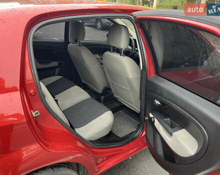 Червоний Фіат Гранде Пунто, об'ємом двигуна 1.37 л та пробігом 308 тис. км за 3900 $, фото 16 на Automoto.ua