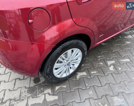 Красный Фиат Гранде Пунто, объемом двигателя 1.4 л и пробегом 236 тыс. км за 4700 $, фото 14 на Automoto.ua