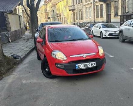 Красный Фиат Гранде Пунто, объемом двигателя 1.24 л и пробегом 160 тыс. км за 4800 $, фото 3 на Automoto.ua