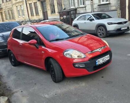 Красный Фиат Гранде Пунто, объемом двигателя 1.24 л и пробегом 160 тыс. км за 4800 $, фото 1 на Automoto.ua