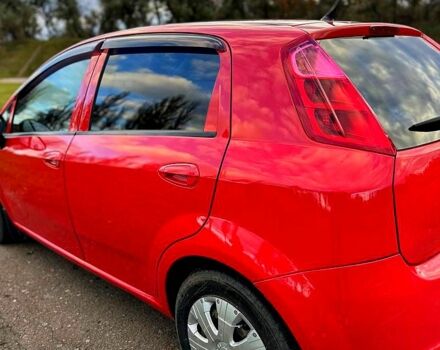 Красный Фиат Гранде Пунто, объемом двигателя 1.4 л и пробегом 208 тыс. км за 4700 $, фото 11 на Automoto.ua