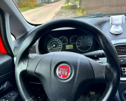 Красный Фиат Гранде Пунто, объемом двигателя 1.4 л и пробегом 208 тыс. км за 4700 $, фото 12 на Automoto.ua