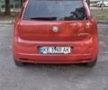 Красный Фиат Гранде Пунто, объемом двигателя 1.37 л и пробегом 147 тыс. км за 5600 $, фото 3 на Automoto.ua