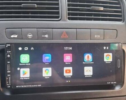 Красный Фиат Гранде Пунто, объемом двигателя 1.37 л и пробегом 147 тыс. км за 5600 $, фото 11 на Automoto.ua