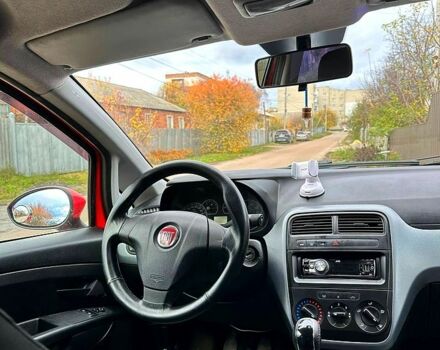 Красный Фиат Гранде Пунто, объемом двигателя 1.4 л и пробегом 208 тыс. км за 4700 $, фото 13 на Automoto.ua