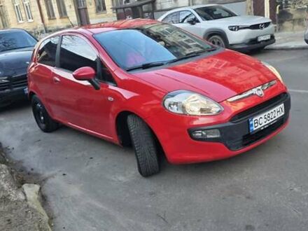 Красный Фиат Гранде Пунто, объемом двигателя 1.24 л и пробегом 160 тыс. км за 4800 $, фото 1 на Automoto.ua