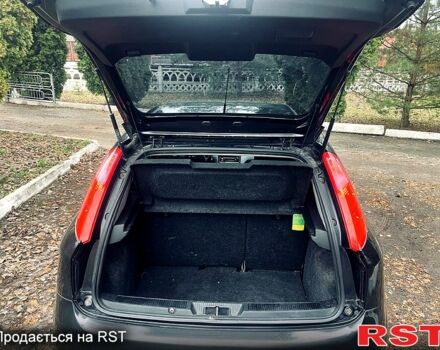 Фиат Гранде Пунто, объемом двигателя 1.4 л и пробегом 194 тыс. км за 4950 $, фото 6 на Automoto.ua