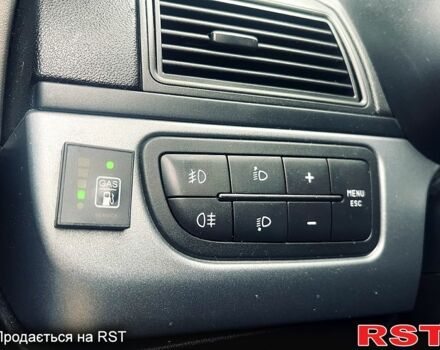 Фиат Гранде Пунто, объемом двигателя 1.4 л и пробегом 194 тыс. км за 4950 $, фото 13 на Automoto.ua