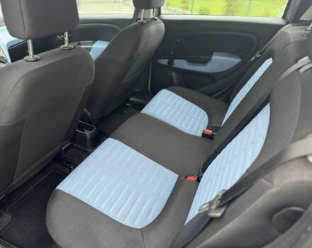 Серый Фиат Гранде Пунто, объемом двигателя 1.2 л и пробегом 140 тыс. км за 3800 $, фото 3 на Automoto.ua