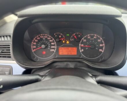 Серый Фиат Гранде Пунто, объемом двигателя 1.2 л и пробегом 140 тыс. км за 3800 $, фото 2 на Automoto.ua