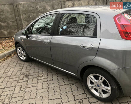 Серый Фиат Гранде Пунто, объемом двигателя 1.37 л и пробегом 193 тыс. км за 4000 $, фото 3 на Automoto.ua