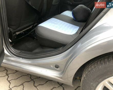 Серый Фиат Гранде Пунто, объемом двигателя 1.37 л и пробегом 193 тыс. км за 4000 $, фото 8 на Automoto.ua